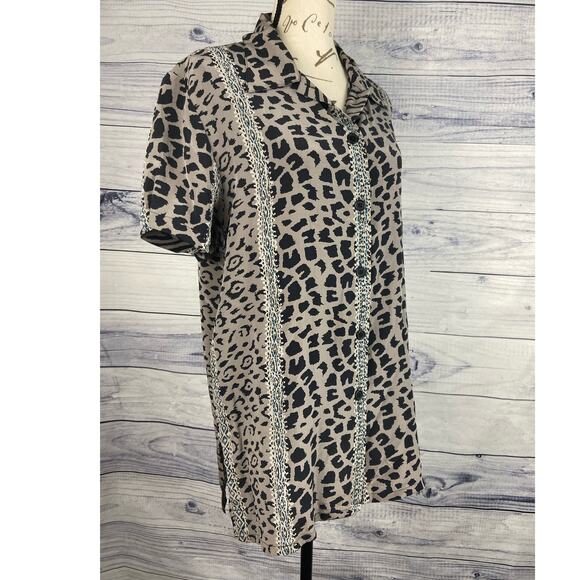 Style Exchange Silk Button Front Shirt Womens M Leopard Print Collared Short Slv - Picture 1 of 11